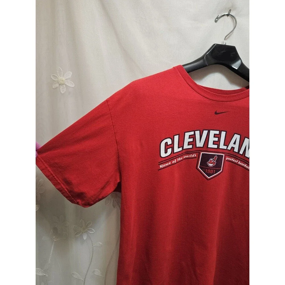Nike Men XL Red Cleveland Indians Top Sporty Vintage Retro Fan Wear MLB Baseball